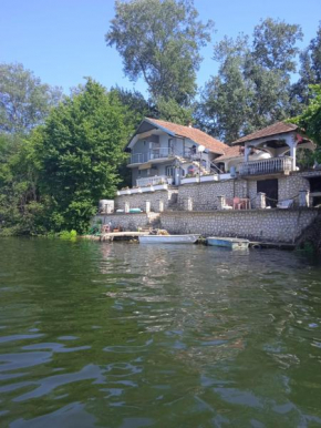 Vila Obala Srebrno Jezero